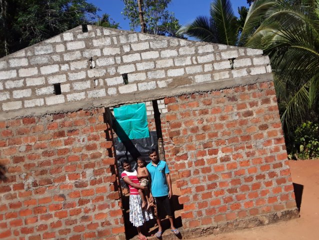 ආබාධිත නිවාසාධාර රු. 100000/- බැගින් දෙදෙනෙක්  සදහා පළමු වාරිකය නිදහස් කිරීම